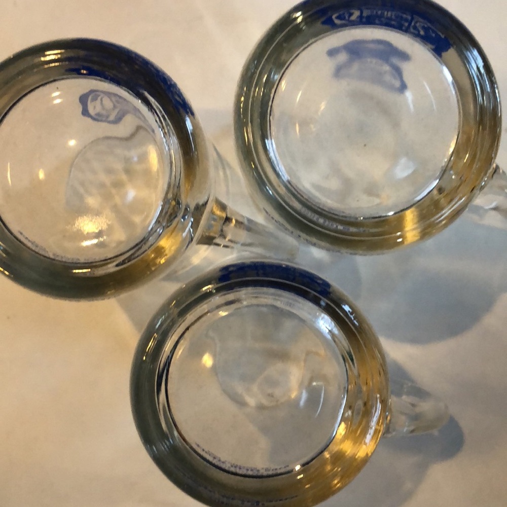 Set of Three (3) Vintage Yale University Saks Fifth Avenue Glass Mugs - Picture 5 of 5